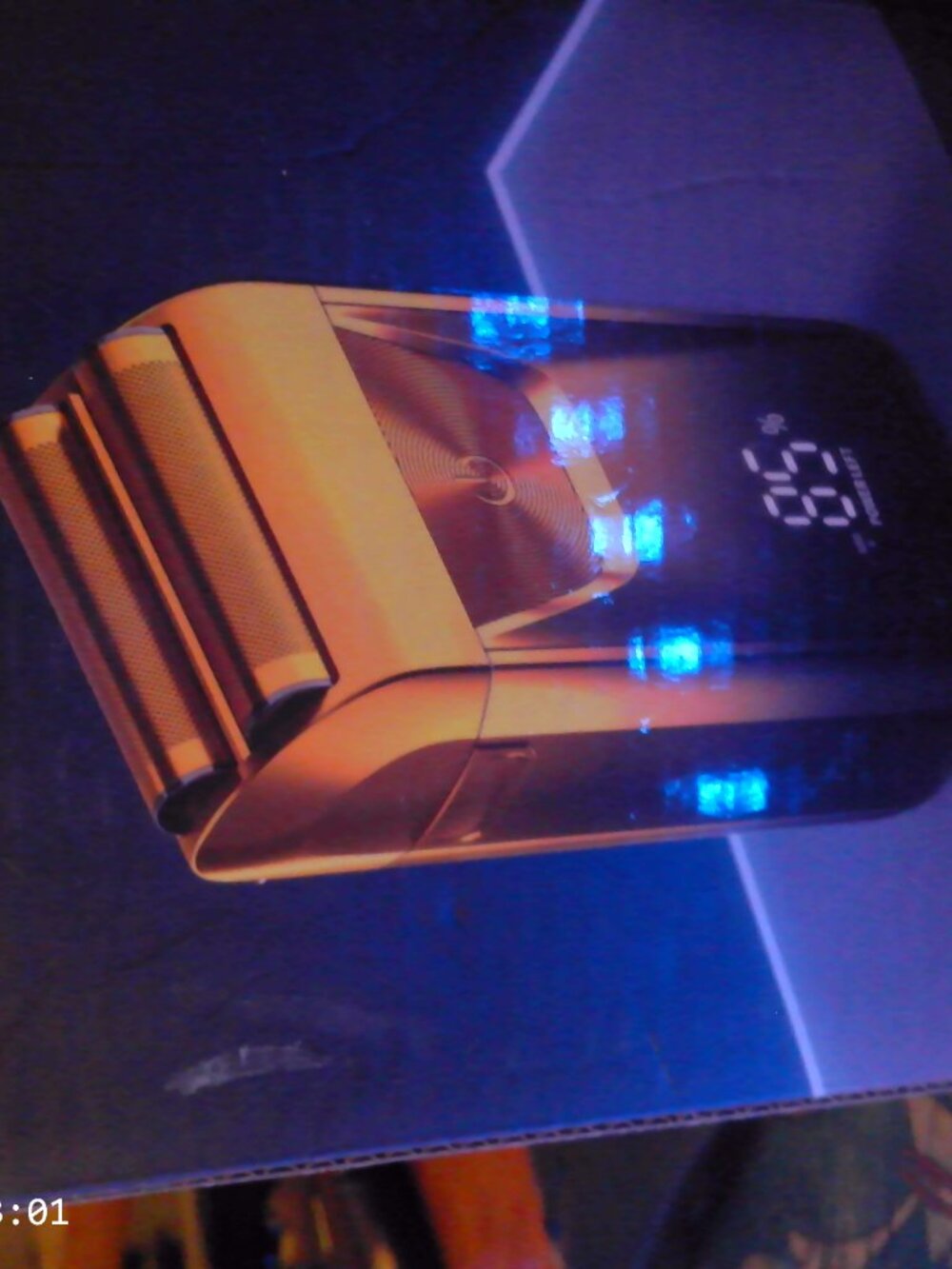 Reciprocating Electric Razor – Gold Finish – Digital Display – High‑Performance - Picture 5 of 8